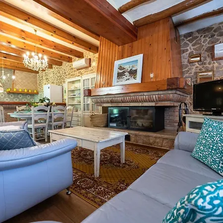 Holiday home Hauzify I Palauet Del Remei El Perello (Catalonia)